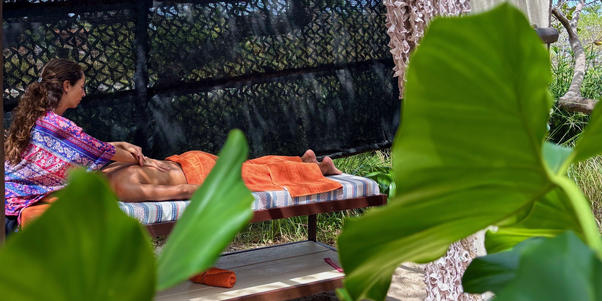 A massagista at the spa in Convento Arcadia, Atins